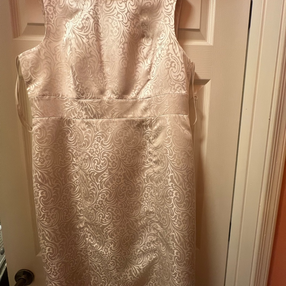 Elegant Cream Sleeveless Dress